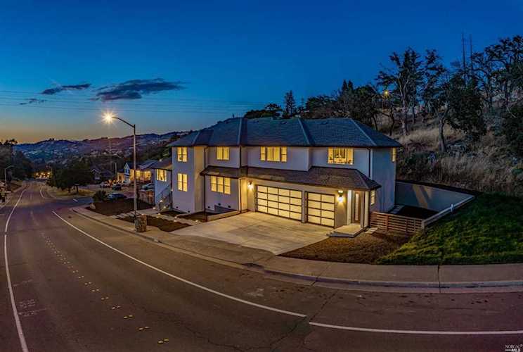 3760 Cross Creek Road Santa Rosa, CA 95403
