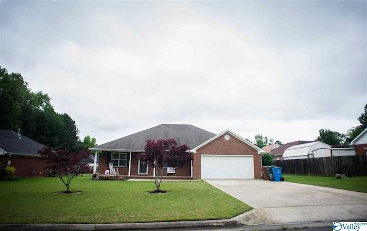 1108 Pine Trail Hartselle, AL 35640