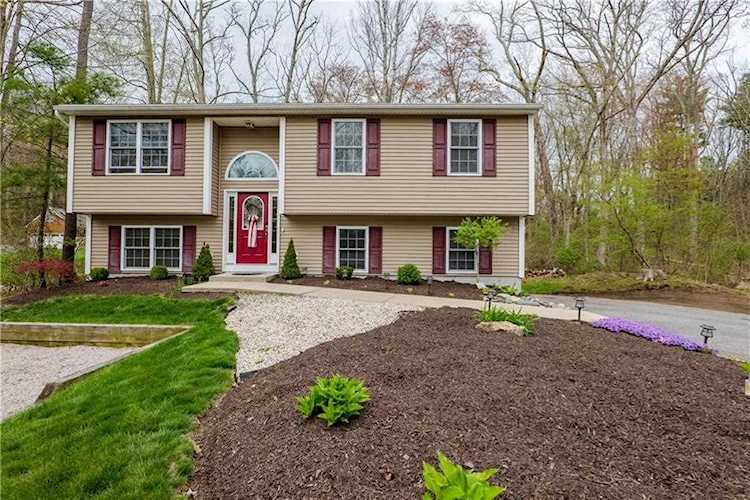 130 Keach Pond Dr Glocester, RI 02814
