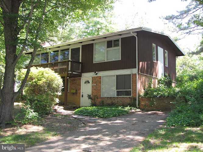 2901 Pine Spring Rd Falls Church, VA 22042