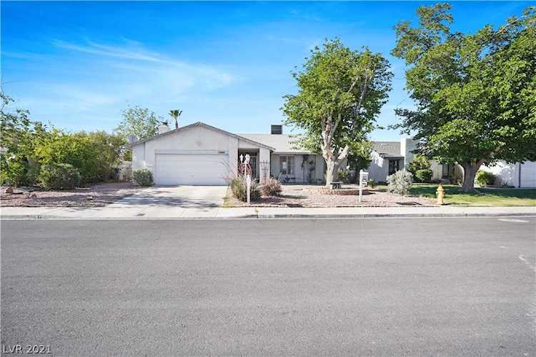 3088 Cadbury Dr Las Vegas, NV 89121