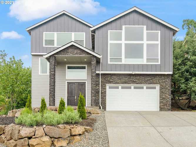 911 W Z St Washougal, WA 98671