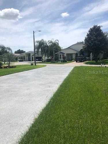 1141 Motorcoach Dr Polk City, FL 33868