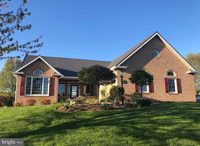 6208 Merion Dr Fayetteville, PA 17222