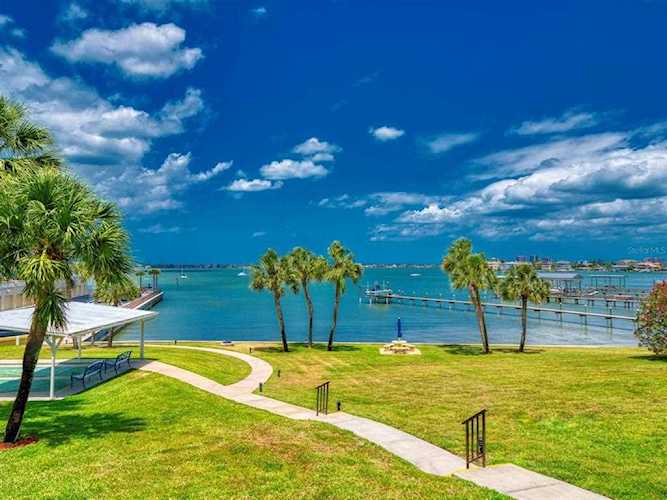 100 Bluff View Dr #301A Belleair Bluffs, FL 33770