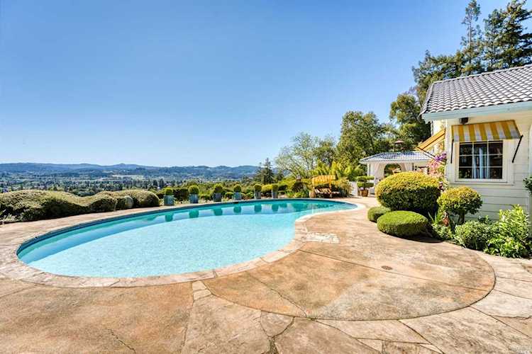1236 N Fitch Mountain Road Healdsburg, CA 95448