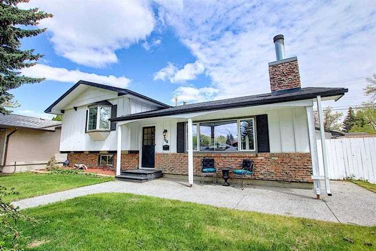 764 Acadia Dr SE Calgary, AB T2J 0C5