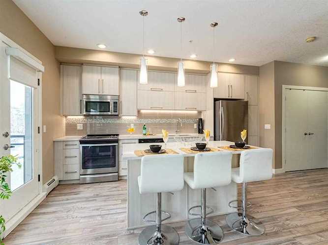 93 34 Ave SW #313 Calgary, AB T2S 3H4