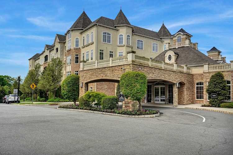 216 Metzger Dr West Orange Twp., NJ 07052