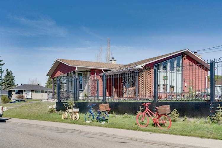 4610 Greenhill Crescent NE Calgary, AB T2E 5S2