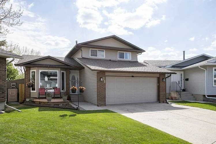 31 Mchugh Place NE Calgary, AB T2E 7R4