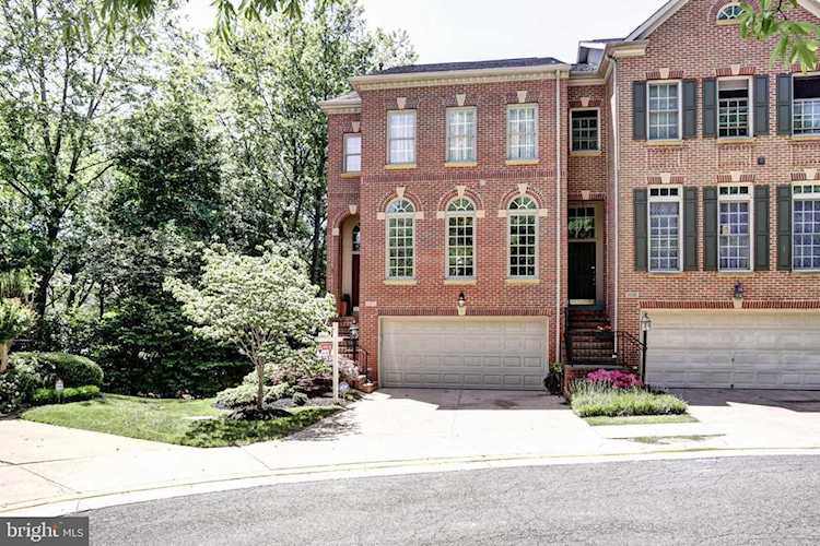 9921 Trosby Ct Vienna, VA 22181 | MLS VAFX1197844 Photo 1