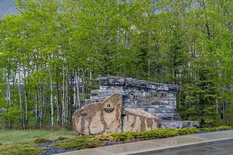35 Aspenmont Heights SW #223 Calgary, AB T3H 0E5