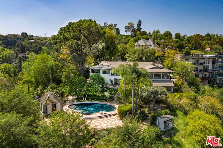 11555 Laurelcrest Dr Studio City, CA 91604