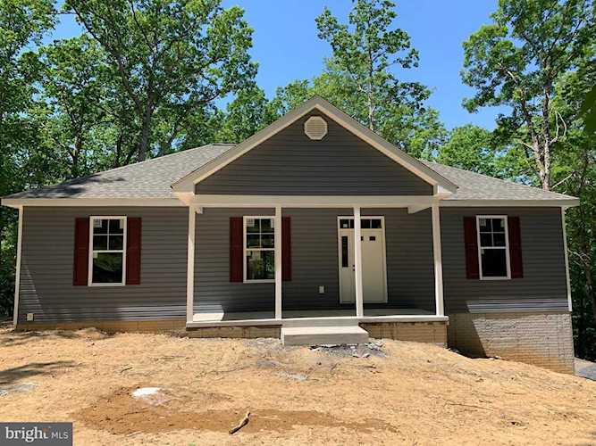 1075 Lower Clubhouse Dr Harpers Ferry, WV 25425