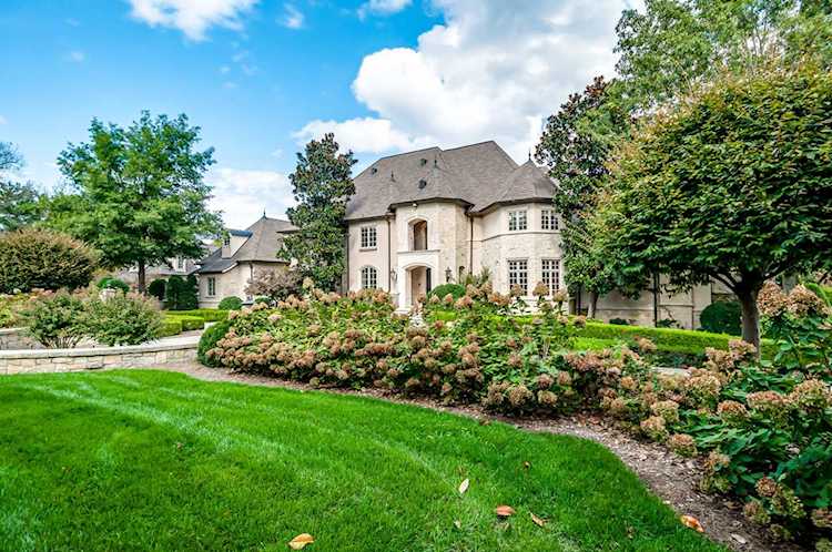 2410 Hidden River Ln Franklin, TN 37069