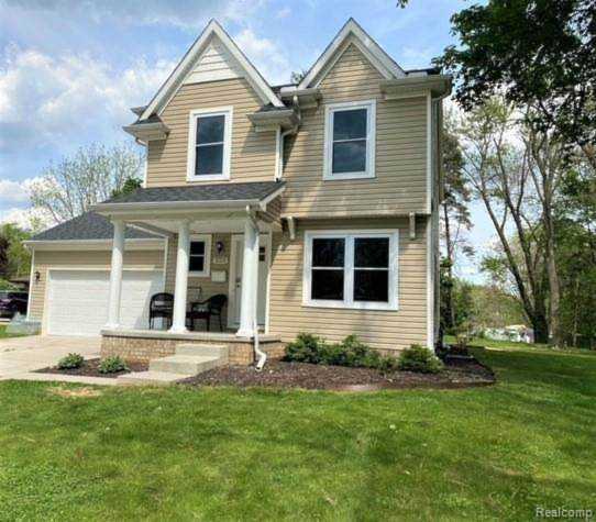 320 Spring St Saline, MI 48176 | MLS 2210037438 Photo 1