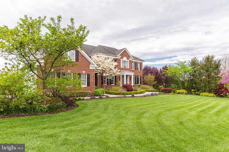 43135 Meadow Grove Dr Ashburn, VA 20147