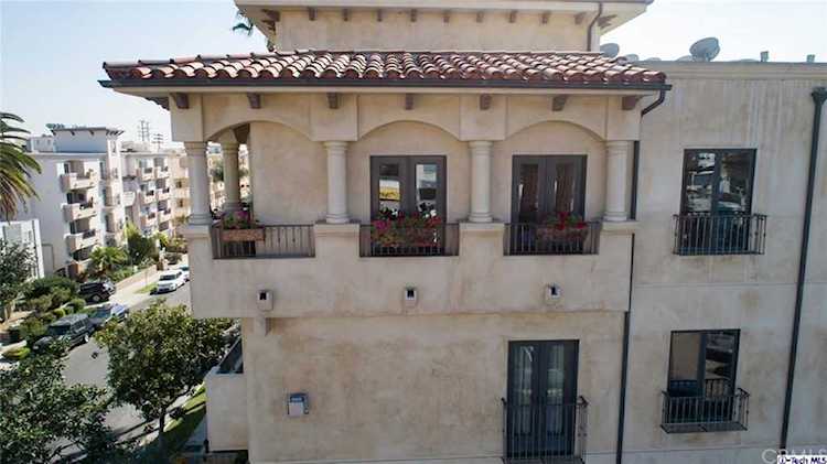 1215 Armacost Ave #402 Los Angeles, CA 90025