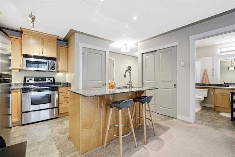 2233 34 Ave SW #218 Calgary, AB T2T 6N2