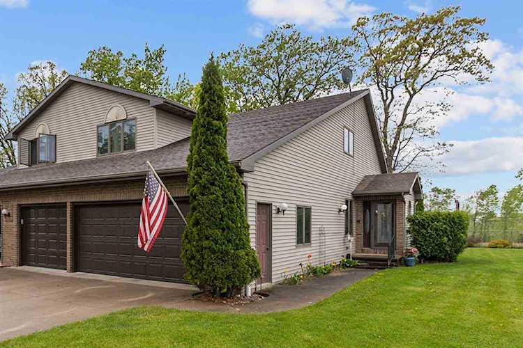 602 Thelosen Dr Kimberly, WI 54136