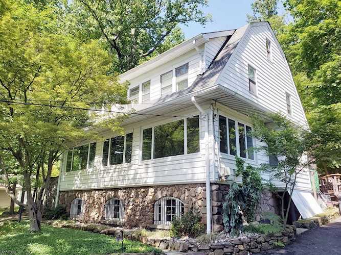 93 Sagamore Rd Millburn, NJ 07041