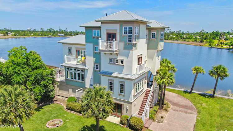 6701 Yacht Club Dr Panama City, FL 32404