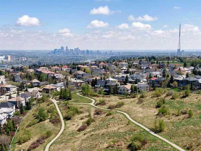 1105 Patterson View SW Calgary, AB T3H 3J9