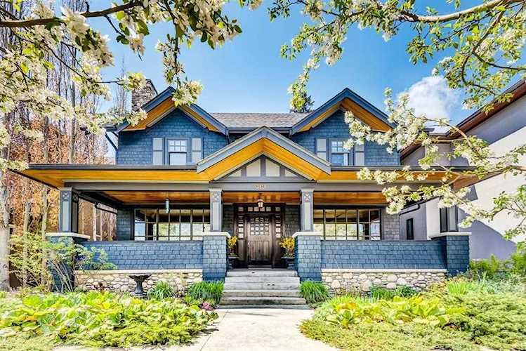 3819 8 St SW Calgary, AB t2t 3b1