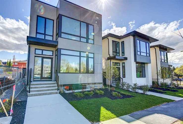 102 Valour Circle SW Calgary, AB T3E 7B6