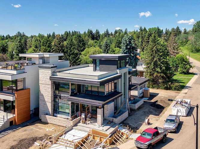 8516 134 Street Edmonton, AB T5R 0B4