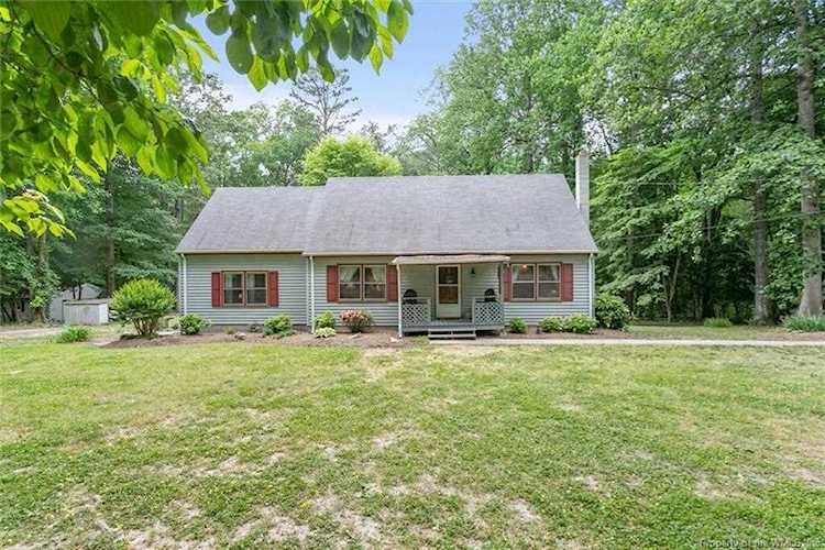 5698 Clay Bank Rd Gloucester, VA 23061