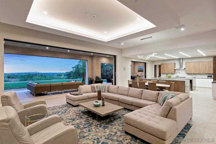 8191 Doug Hill San Diego, CA 92127