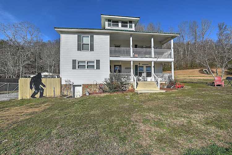 1305 Hanging Rock Parkway Dungannon, VA 24245