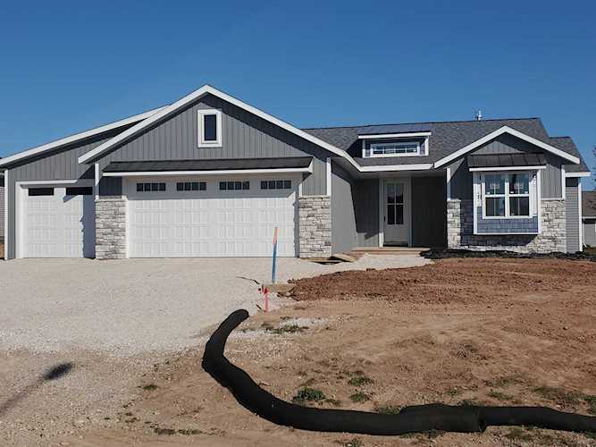 1910 Red Fox Ln Kaukauna, WI 54130 | MLS 50241165 Photo 1