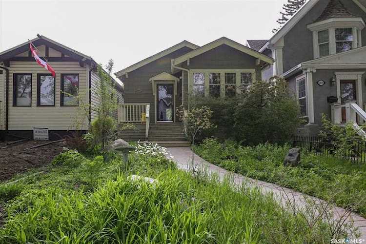 2858 Retallack St Regina, SK S4S 1S7