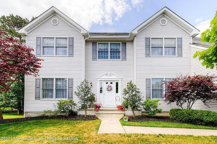 5 Hidden Valley Ct Howell, NJ 07731 | MLS 22117206 Photo 1