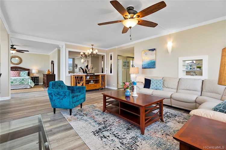 2500 Kalakaua Avenue #2304 Honolulu, HI 96815