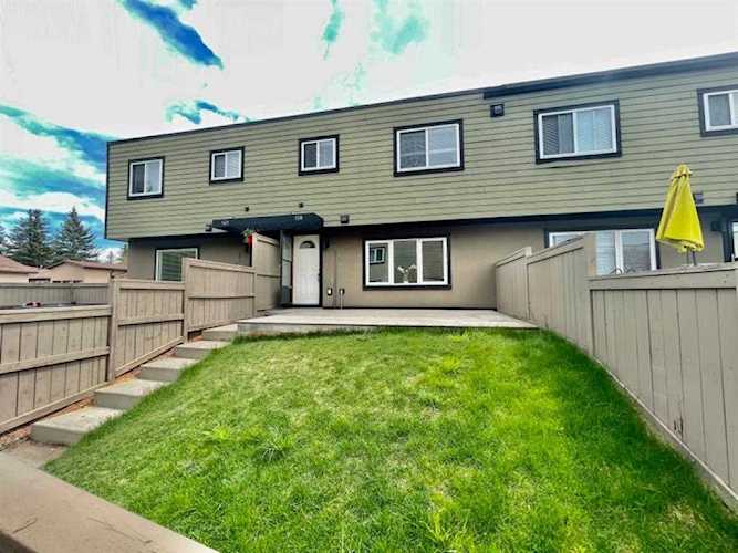 3809 45 St SW #150 Calgary, AB T3E 3H4