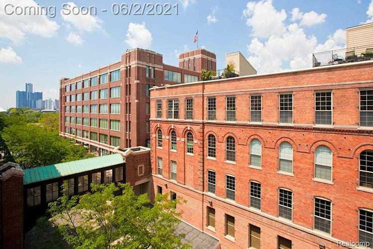 200 River Place Dr #9 Detroit, MI 48207