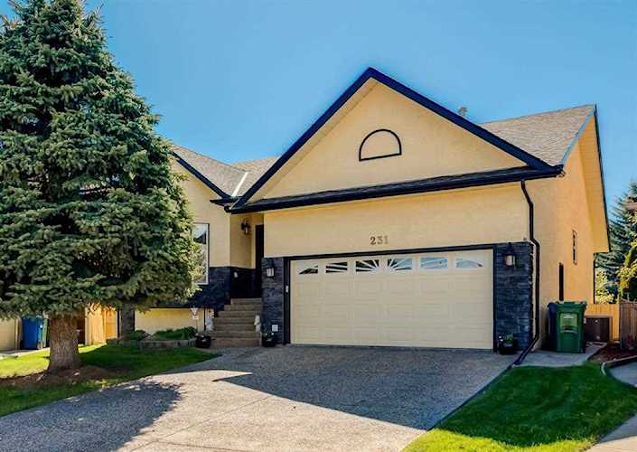 231 Shawnee Gardens SW Calgary, AB T2Y 2V1