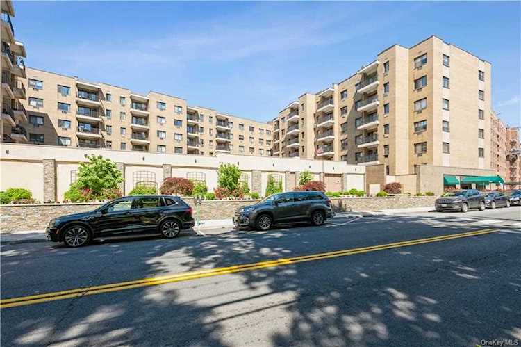 100 E Hartsdale Avenue #3KW Hartsdale, NY 10530