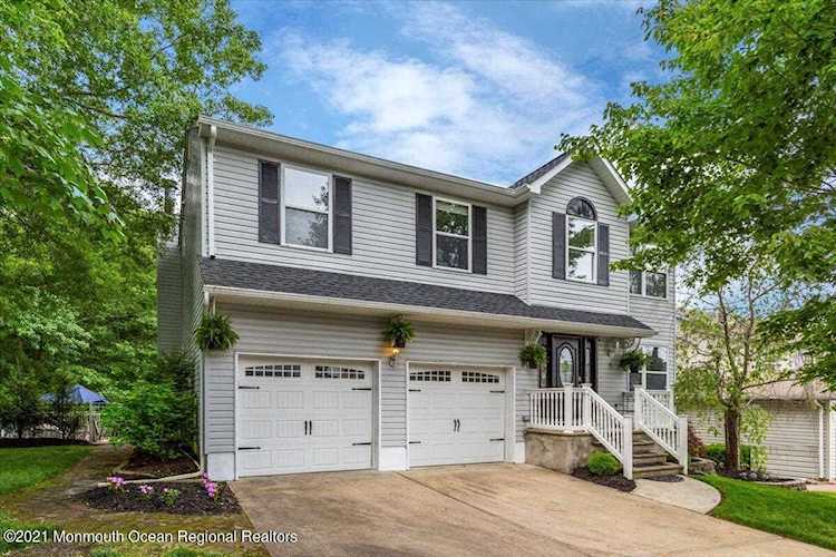 6 Beretta Way Howell, NJ 07731 | MLS 22117377 Photo 1