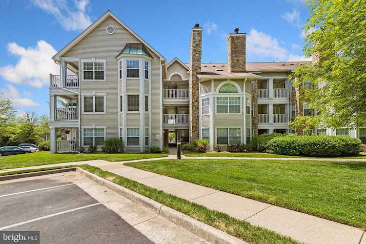 5624 Willoughby Newton Dr #34 Centreville, VA 20120