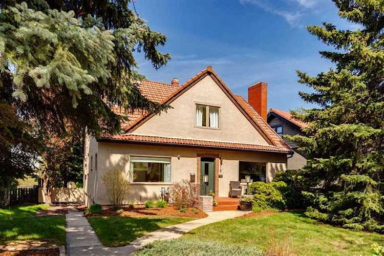 310 Scarboro Ave SW Calgary, AB T3C 2H3