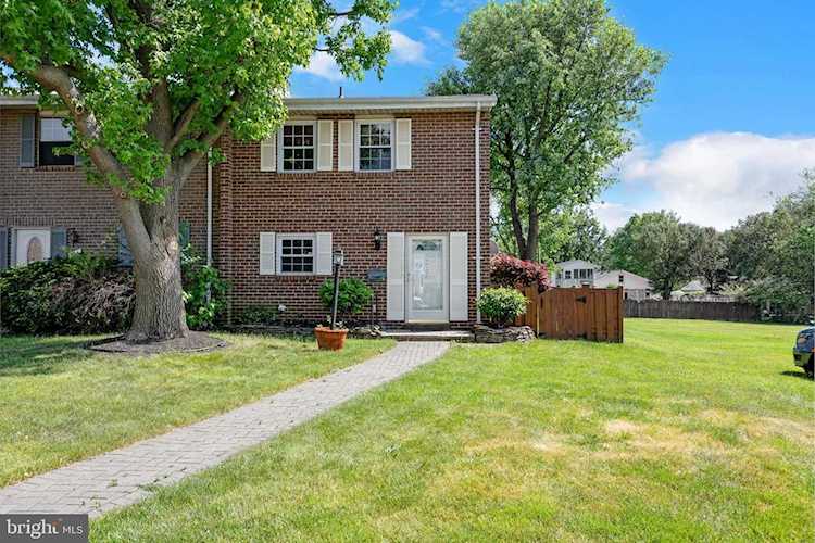 736 Colonial Ave For Sale in Sterling Photo 1