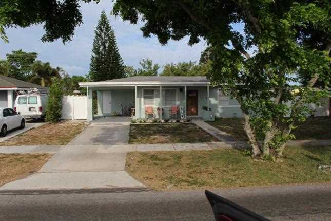 320 Henthorne Drive Lake Worth Beach, FL 33461