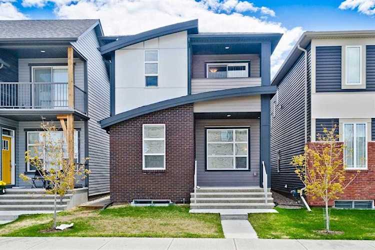 163 Howse Ln NE Calgary, AB T3P 0Z3