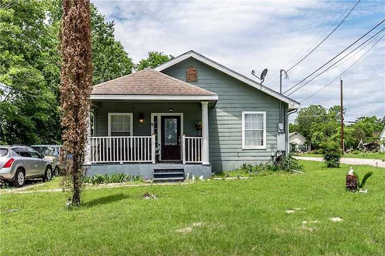 319 Vernon ST Taylor, TX 76574