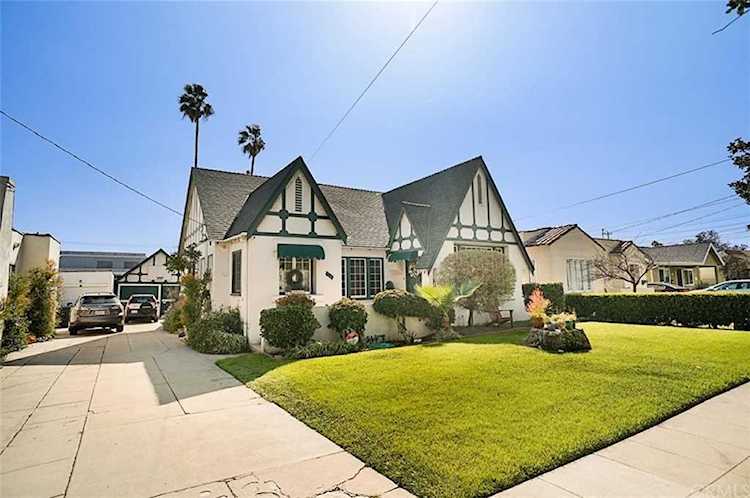 1122 Raleigh St. Glendale, CA 91205